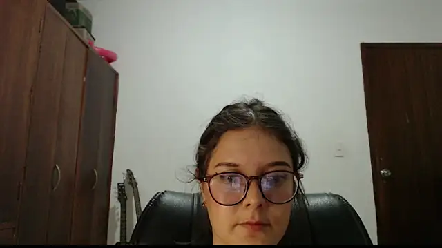 CarlaLorez online show from May 20, 1:57 am
