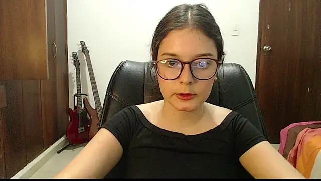 CarlaLorez online show from March 8, 6:06 am