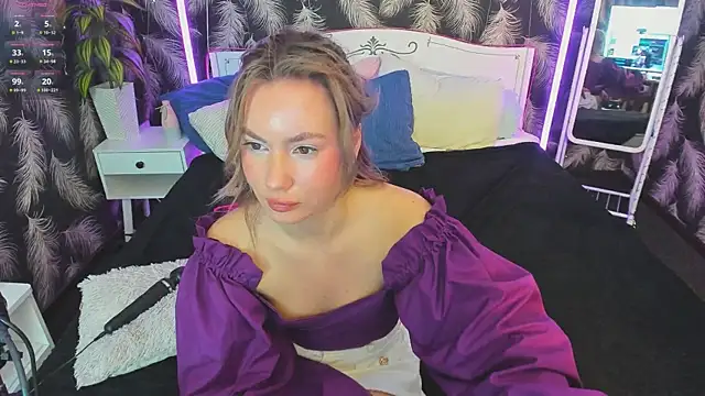  BellaClark online show from May 17, 8:41 pm