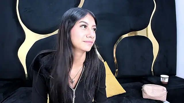 Mia clark18 online show from January 13, 6:23 pm