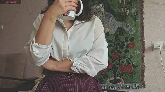 MiaLovelyOne online show from May 14, 7:36 am