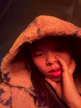 hello-cute online show from January 9, 9:13 am