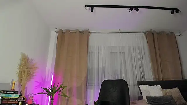 JacquelineHex online show from April 9, 2:14 am