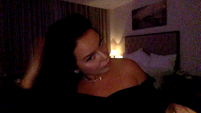 Fayronna online show from February 10, 3:48 pm