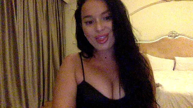 Fayronna online show from April 3, 6:28 pm