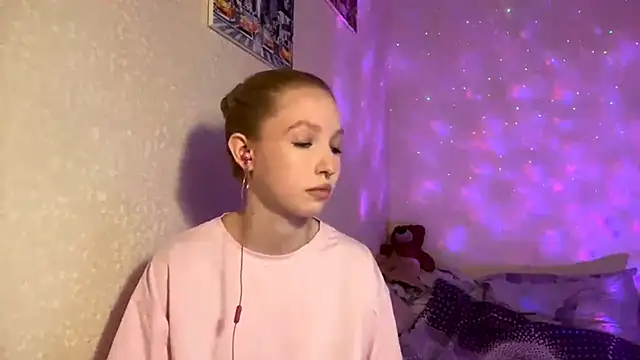 Olivia Somevel online show from October 10, 3:06 pm