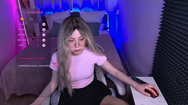 sofiisun online show from May 13, 2:17 am