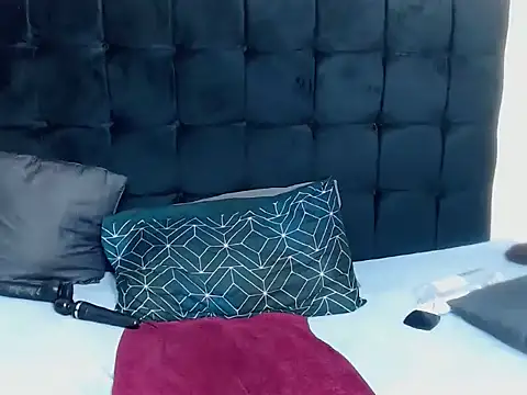 CaramelBootty online show from October 31, 7:51 pm