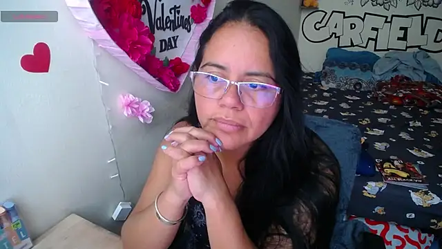 Miss  kendra  online show from May 11, 1:13 pm