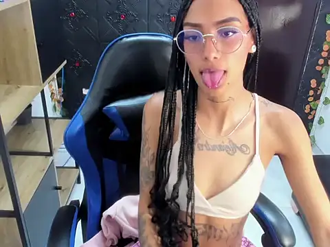 KarlaSlutSkinny   online show from May 6, 2:59 am