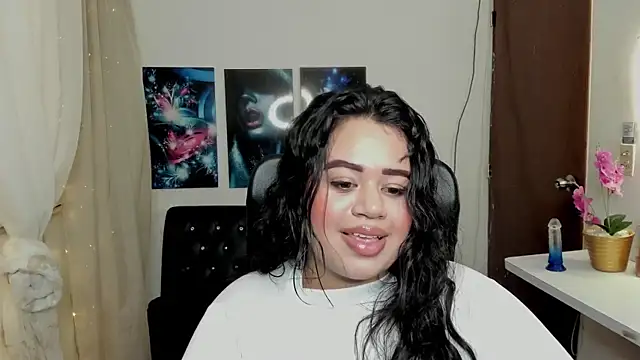 oliviia cute online show from November 21, 5:31 am