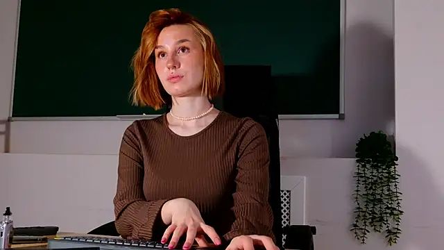 ClaireMathis online show from May 11, 2:56 pm