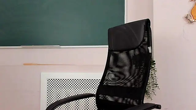 ClaireMathis online show from April 9, 2:44 pm