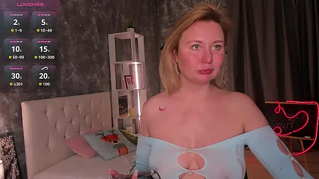 scent  of woman online show from January 7, 7:56 am