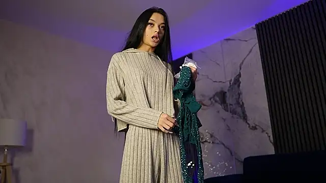 RachelRavee online show from December 22, 5:21 am