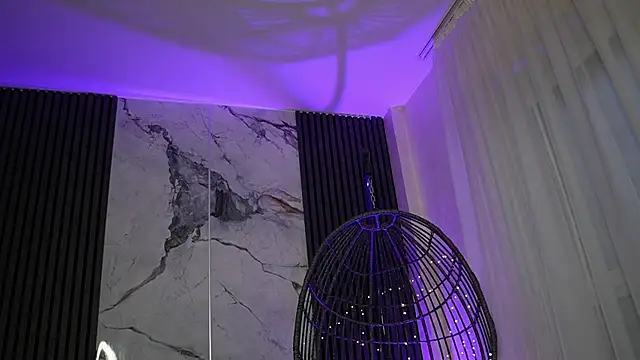 RachelRavee online show from December 4, 5:21 am