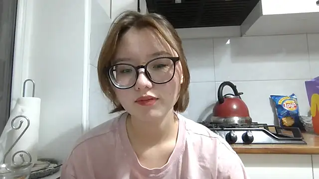LilyTaylors online show from October 8, 5:28 pm