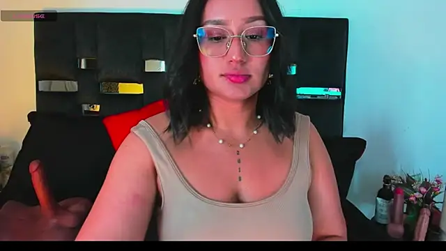 SussySunny  online show from May 11, 4:14 am