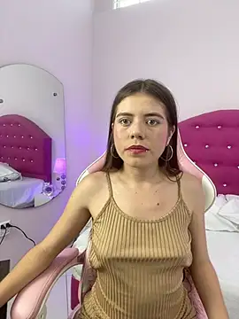 Juana miel online show from April 4, 7:45 pm