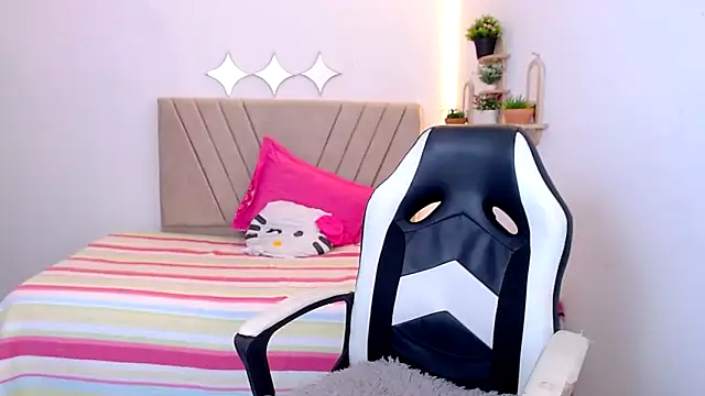 zara cute online show from May 17, 12:15 pm