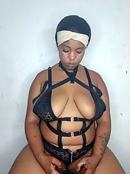 ZuriVixen online show from May 7, 10:57 pm