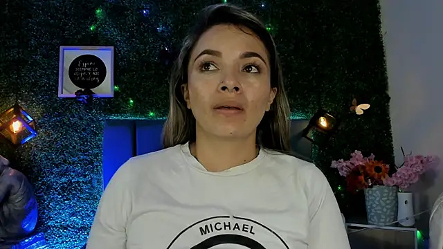 Kiaraa88 online show from May 16, 8:30 pm