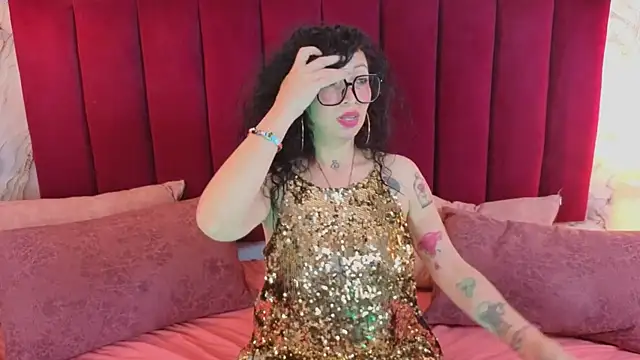 CHIARAJJONES online show from April 29, 12:52 pm