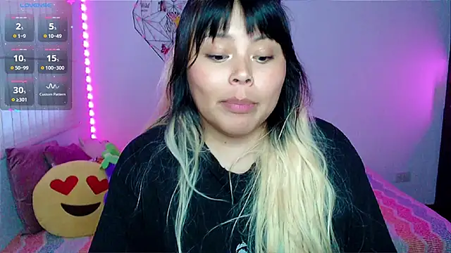 EllieMoonX online show from May 1, 10:57 pm