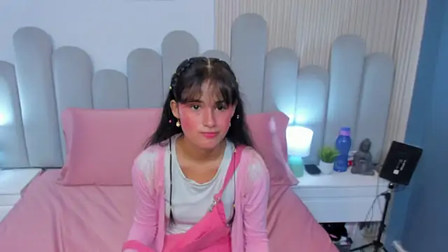 luly dreams online show from May 15, 11:57 am