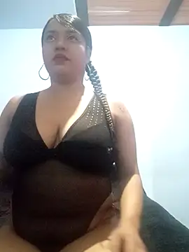 Hot swet online show from October 9, 11:20 pm
