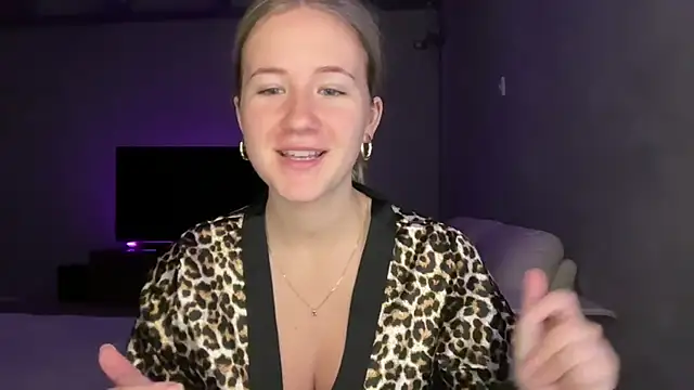itssosierra online show from May 26, 12:21 am