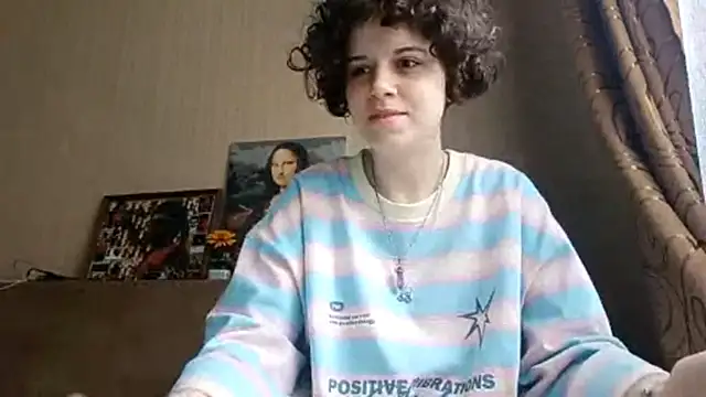 JesseniaHanney online show from October 16, 9:12 am