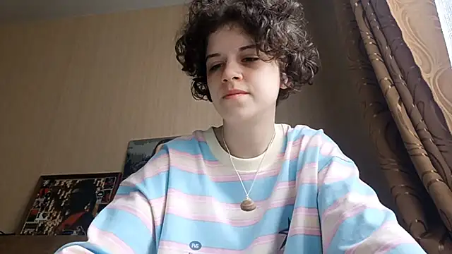 JesseniaHanney online show from October 17, 9:23 am