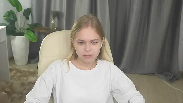 BriannaDense online show from October 10, 8:52 am