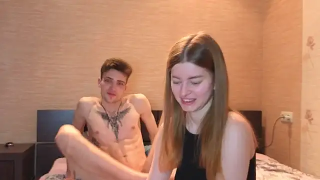 EmiliaCouple online show from May 26, 11:31 am