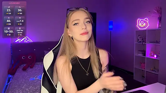 EvaPeace online show from April 7, 1:46 pm