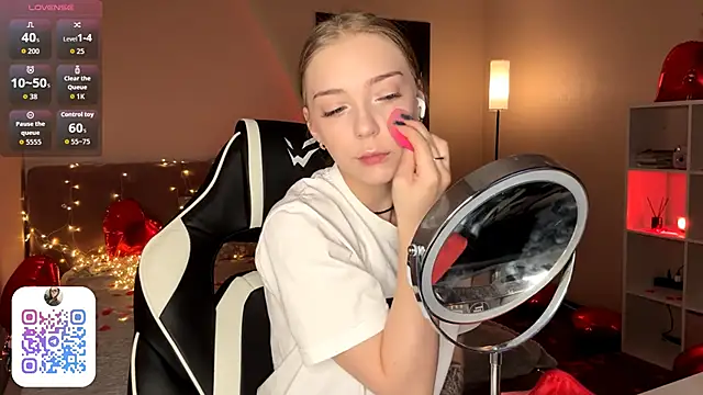 EvaPeace online show from February 15, 8:08 pm