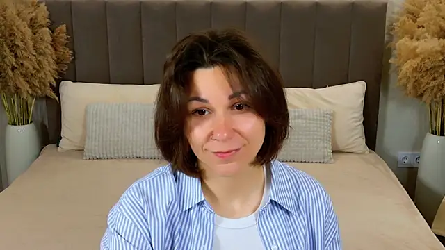 EdenSolis online show from May 20, 9:28 am