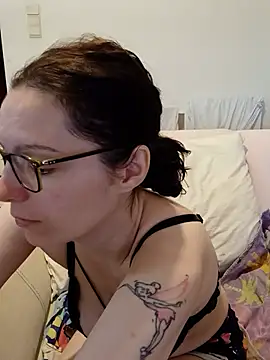 labellerose online show from May 22, 5:22 pm