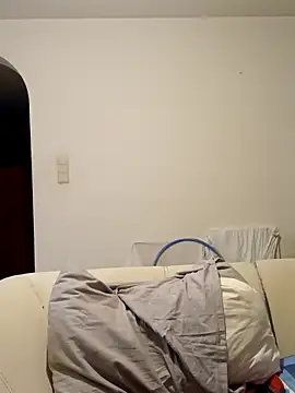 labellerose online show from March 13, 6:09 pm