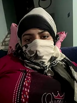 Crazycutiee2 online show from November 4, 12:10 pm