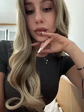 JudithCarly online show from April 9, 9:20 pm