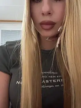 JudithCarly online show from April 3, 9:35 pm