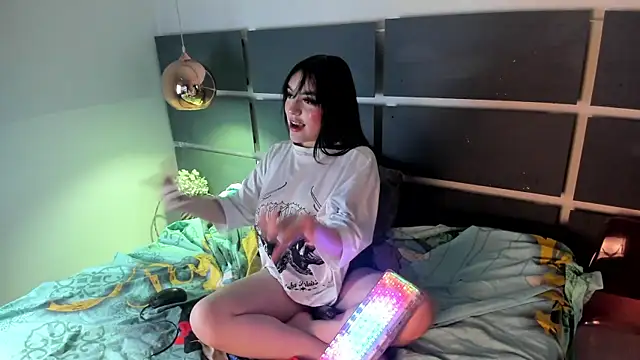 bubble  angel   online show from May 18, 12:33 pm