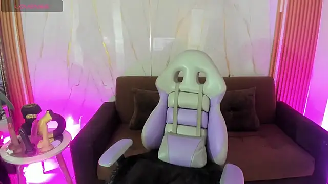 little  Chloee  online show from January 7, 10:24 pm