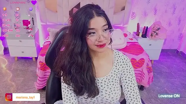 MARIANA TAY1 online show from May 3, 3:32 am