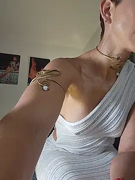Alice Barry online show from May 15, 3:32 am