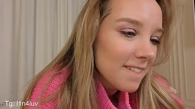 AIicaparkerc online show from October 27, 9:09 pm