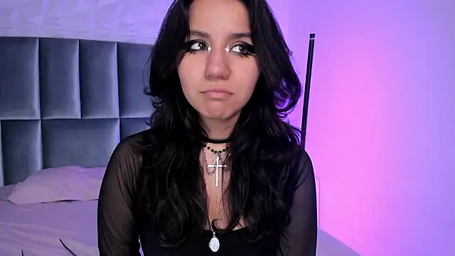 HollyPeach online show from February 9, 7:27 pm