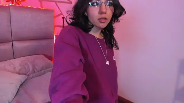 HollyPeach online show from October 17, 4:27 am